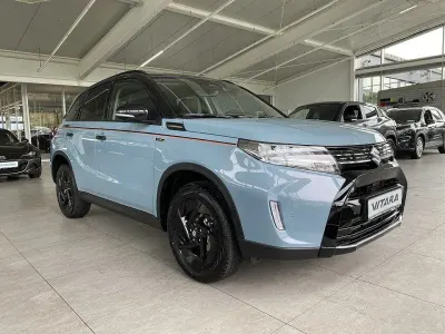 Neu Suzuki Vitara Comfort+ 110 PS (80 kW) 2026 Ice grayish blue/cosmic black SUV