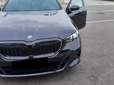 Używany BMW 520 Sport Line 197 KM (144 kW) 2025 Czarny Kombi