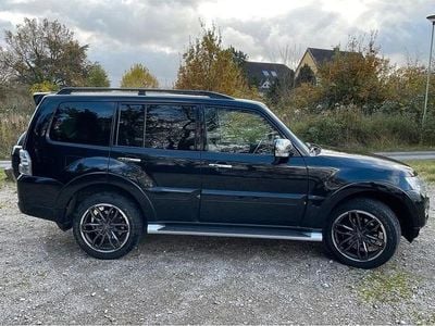 Usata Mitsubishi Pajero Diamant Edition 190 CV (139 kW) 2017 Nero SUV