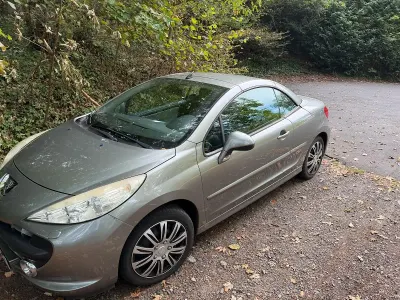 Gebraucht Peugeot 207 CC 150 PS (110 kW) 2008 Grau Cabrio