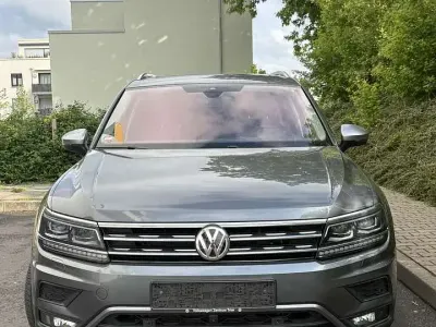 Gebraucht VW Tiguan Allspace Highline 239 PS (175 kW) 2019 Grau SUV