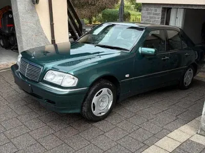 Gebraucht Mercedes 200 122 PS (89 kW) 2000 Grün Limousine