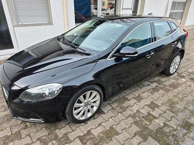 Gebraucht Volvo V40 114 PS (83 kW) 2014 Schwarz Limousine