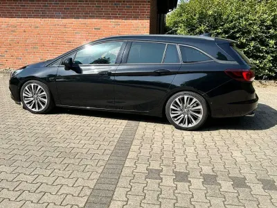 Używany Opel Astra Dynamic 200 KM (147 kW) 2018 Czarny Kombi