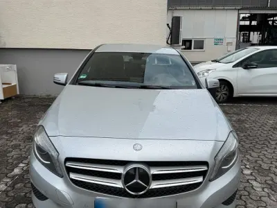 Gebraucht Mercedes A200 156 PS (114 kW) 2014 Silber Kleinwagen