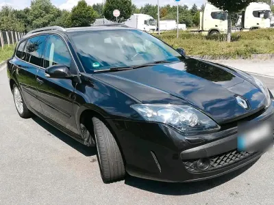 Gebraucht Renault Laguna GrandTour Dynamique 150 PS (110 kW) 2008 Schwarz Kombi