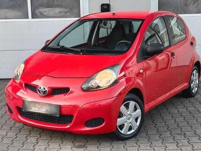 Usata Toyota Aygo Basis 68 CV (50 kW) 2010 Rosso Utilitaria