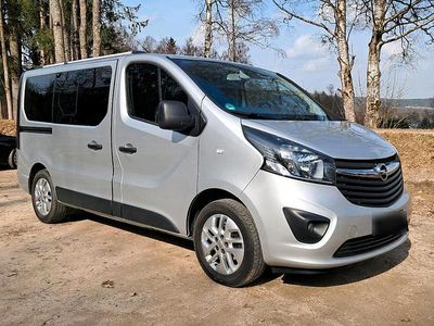Usata Opel Vivaro 145 CV (106 kW) 2018 Argento Monovolume