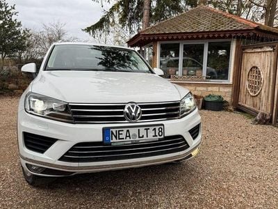 Gebraucht VW Touareg 204 PS (150 kW) 2015 Weiß SUV
