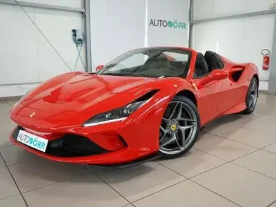 Usata Ferrari F8 721 CV (530 kW) 2023 Rosso Cabrio