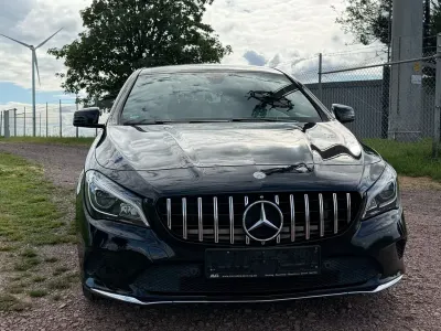 Gebraucht Mercedes CLA200 Shooting Brake 136 PS (100 kW) 2016 Schwarz Kombi