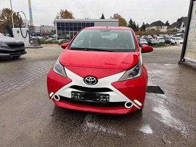 Gebraucht Toyota Aygo X-play 69 PS (50 kW) 2014 Rot Kleinwagen