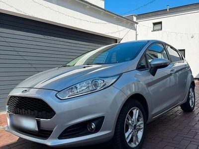 Second-hand Ford Fiesta 80 CP (58 kW) 2016 Argintiu Hatchback