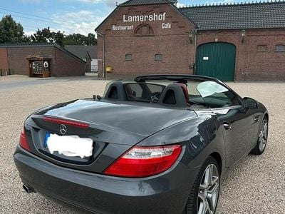 Grau Gebraucht 2011 Mercedes SLK200 Cabrio | 12.000 €