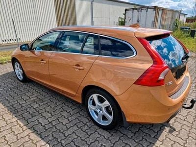 Gebraucht Volvo V60 203 PS (149 kW) 2011 Orange Kombi