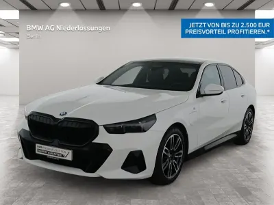 Gebraucht BMW 550e M Sport 489 PS (359 kW) 2025 Weiß Limousine