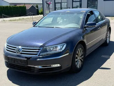Gebraucht VW Phaeton 239 PS (175 kW) 2011 Blau Limousine