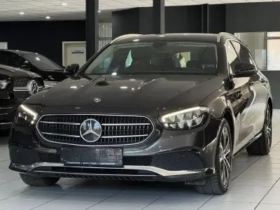 Używany Mercedes E300 306 KM (225 kW) 2021 Szary Sedan/Limuzyna