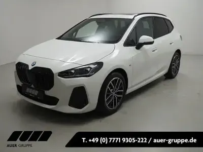 Gebraucht BMW 223 Active Tourer Sport Line 204 PS (150 kW) 2023 Weiß Van / Kleinbus