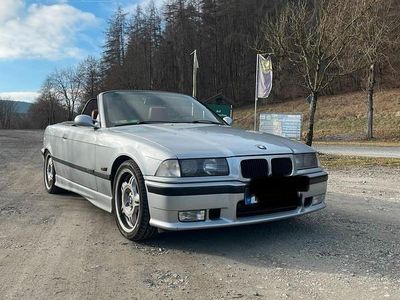Silber Gebraucht 1994 BMW 318 Cabriolet M Sport Cabrio | 12.000 €
