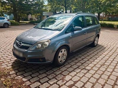 Grau Gebraucht 2005 Opel Zafira Van / Kleinbus | 1.500 € (Guter Preis)