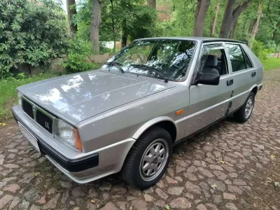 Gebraucht Lancia Delta 75 PS (55 kW) 1989 Silber Kleinwagen