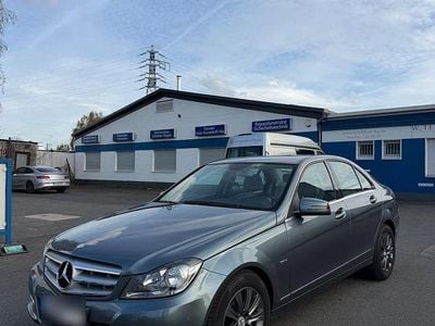 Gebraucht Mercedes C180 156 PS (114 kW) 2011 Silber Limousine