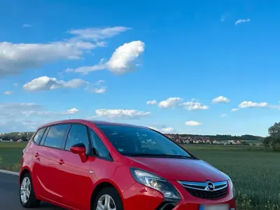 Gebraucht Opel Zafira 140 PS (102 kW) 2016 Rot Van / Kleinbus