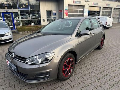 Grau Gebraucht 2014 VW Golf VII Trendline Limousine | 9.987 € (Guter Preis)