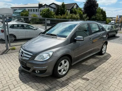 Gebraucht Mercedes B180 109 PS (80 kW) 2011 Grau Kleinwagen