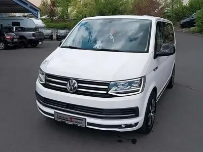 Gebraucht VW Caravelle Trendline 204 PS (150 kW) 2015 Candyweiß Van