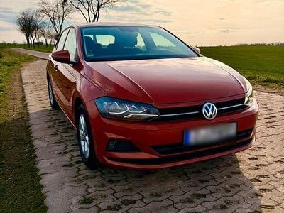 Second-hand VW Polo Comfortline 95 CP (69 kW) 2018 Portocaliu Hatchback