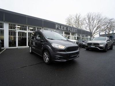Grau Gebraucht 2017 Ford Tourneo Courier Titanium Van / Kleinbus | 10.990 € (Fairer Preis)
