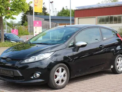 Gebraucht Ford Fiesta 82 PS (60 kW) 2011 Schwarz Limousine