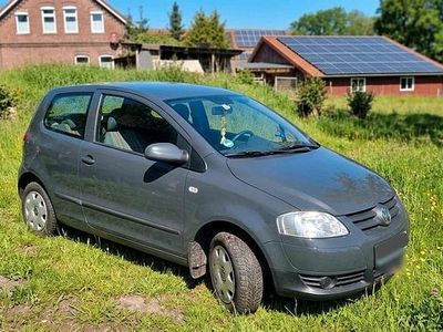 Gebraucht VW Fox 60 PS (44 kW) 2005 Grau Kleinwagen