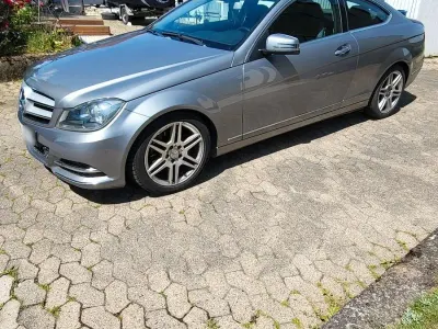 Gebraucht Mercedes 220 170 PS (125 kW) 2012 Grau Coupé