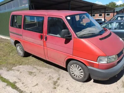 Gebraucht VW T4 77 PS (56 kW) 1996 Rot Van