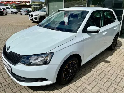 Gebraucht Skoda Fabia Ambition 60 PS (44 kW) 2017 Weiß Limousine