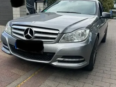 Gebraucht Mercedes C180 156 PS (114 kW) 2011 Grau Limousine