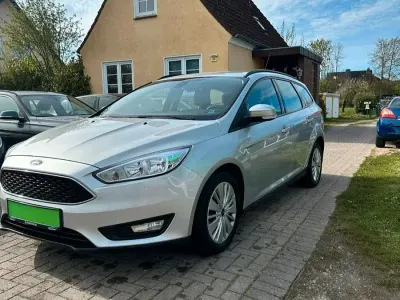 Używany Ford Focus Business Edition 120 KM (88 kW) 2016 Srebrny Sedan/Limuzyna
