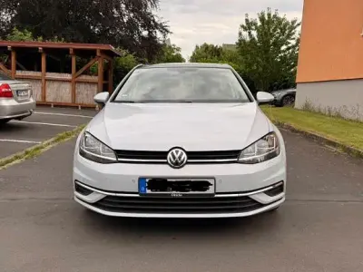 Gebraucht VW Golf VII Comfortline 110 PS (80 kW) 2017 Weiß Limousine