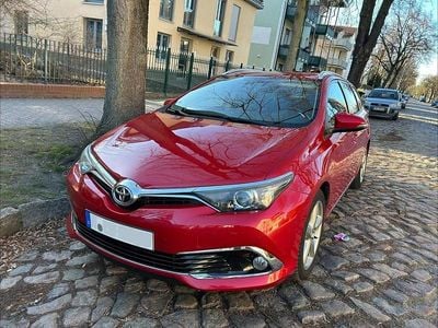 Gebraucht Toyota Auris Touring Sports 116 PS (85 kW) 2016 Rot Kombi