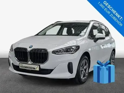 Gebraucht BMW 220 Active Tourer Luxury Line 170 PS (125 kW) 2025 Weiß Van / Kleinbus