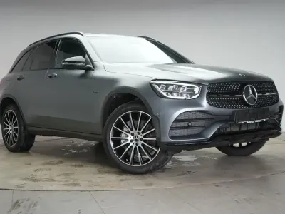 Używany Mercedes GLC300e AMG 211 KM (155 kW) 2020 Szary SUV