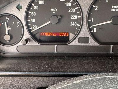 BMW 323 Compact