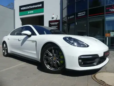 Usata Porsche Panamera 4 Chrono 330 CV (242 kW) 2023 Bianco Berlina