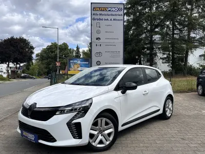 Gebraucht Renault Clio V Evolution 67 PS (49 kW) 2023 Weiß Limousine