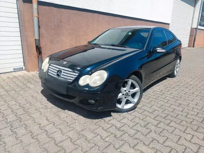 Gebraucht Mercedes C220 150 PS (110 kW) 2007 Schwarz Coupé