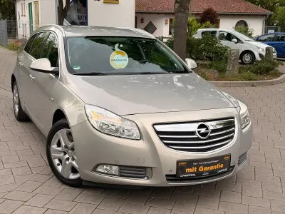 Gebraucht Opel Insignia Edition 160 PS (117 kW) 2011 Grau Kombi