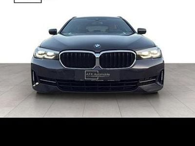 Gebraucht BMW 520 Sport Line 190 PS (139 kW) 2021 Grün Kombi